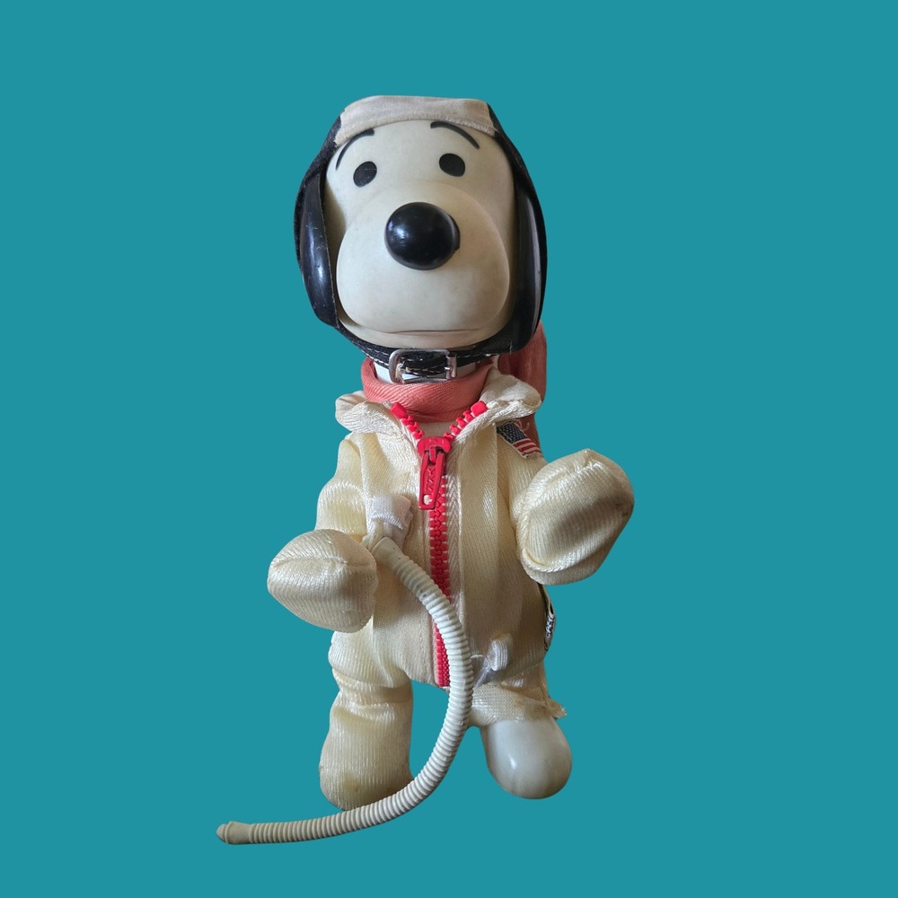 Vintage 1969 Snoopy Astronaut Determined Productions Peanuts Space Toy Figure